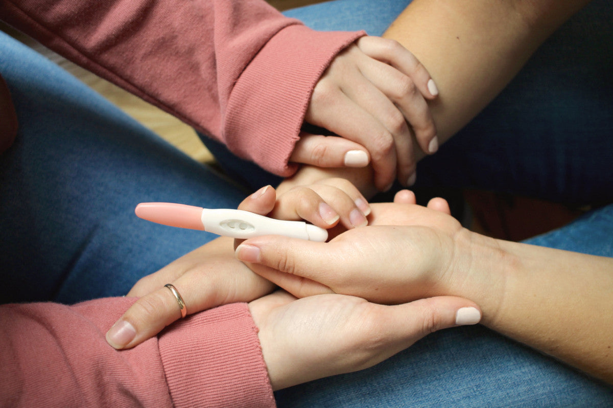 How to take a pregnancy test without anyone knowing